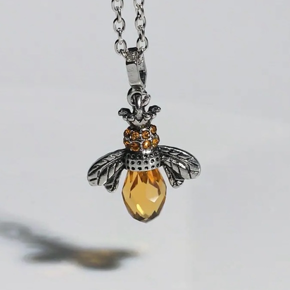 “Amber Abdomen Queen Bee” Faceted Tomenta Bumblebee Honeybee Victorian Necklace - Picture 2 of 16